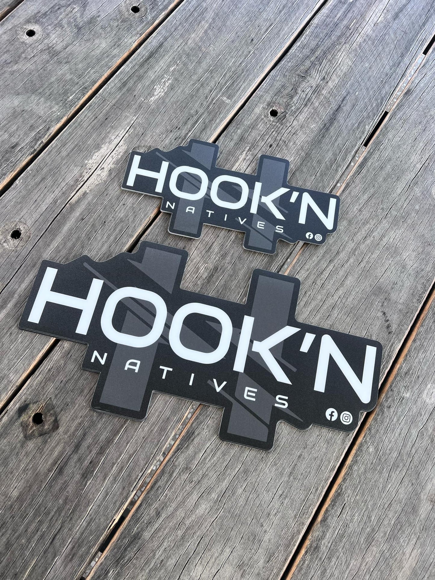 Hook'n Carpet Decal
